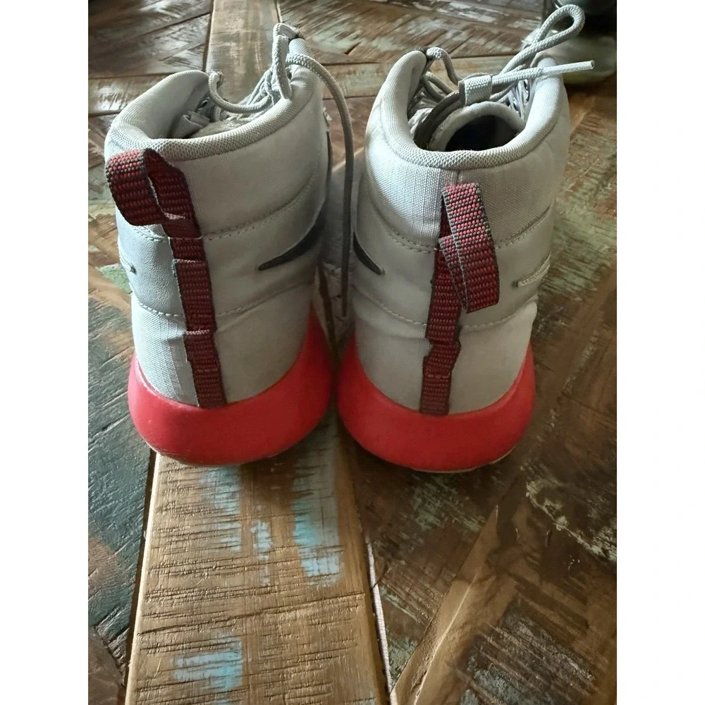 Men's Nike Chukka Roche Run Grey Red Size 13